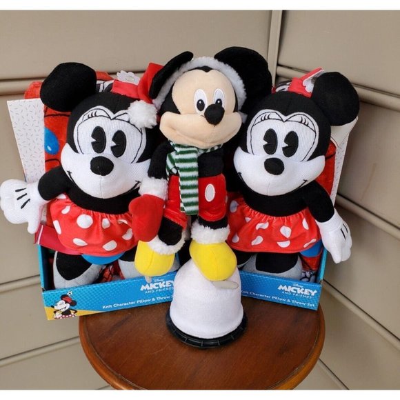 Bundle Disney, Minnie Mouse Plush Blanket & Animatronic Mickey Mouse Christmas - Picture 1 of 16